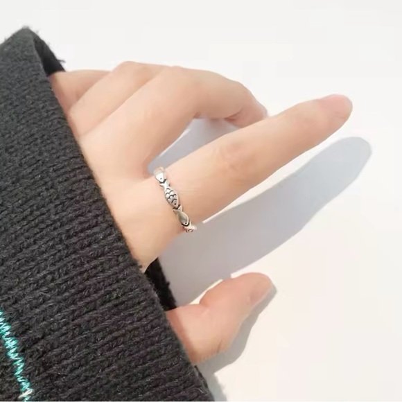 Vintage Silver Color Fish Rings for Women size 6-7 - Picture 3 of 5